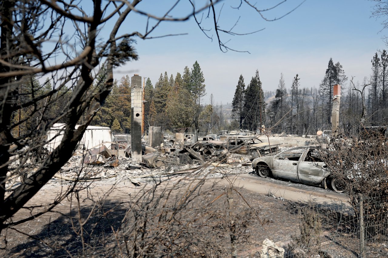 加州野火蔓延迅速 數千居民逃離家園