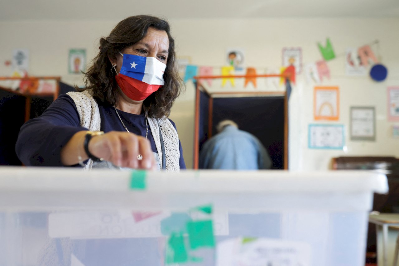 智利新憲法公投 初步結果反對派佔優勢