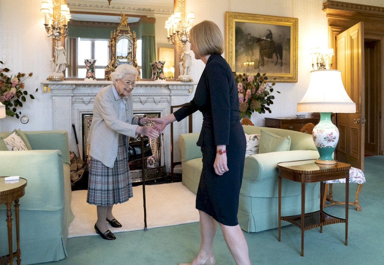 特拉斯獲女王任命  正式成為英國新首相