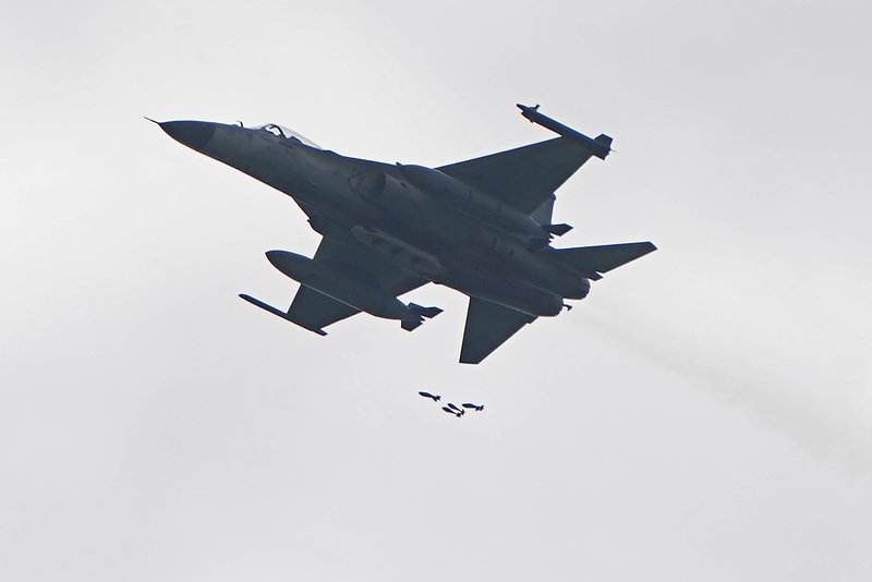 空軍：IDF戰機起落架不正常 安降清泉崗