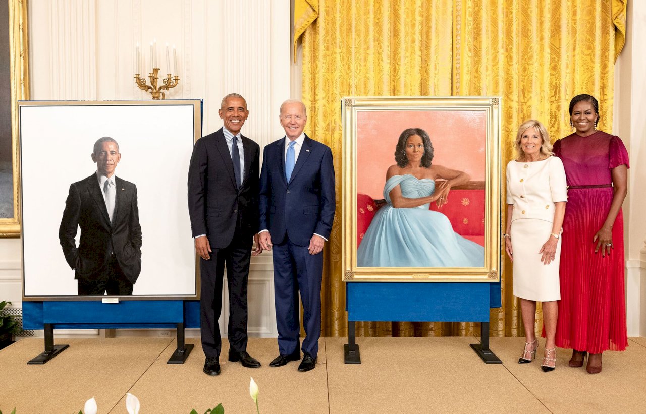 遭川普耽誤4年 歐巴馬夫婦白宮肖像揭幕