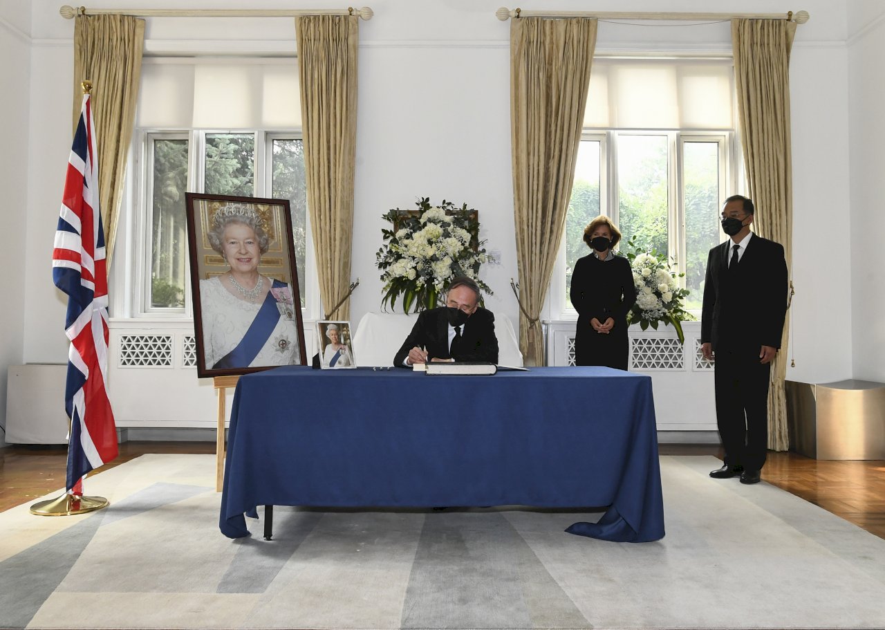 中國國家副主席王岐山 將出席英國女王國葬