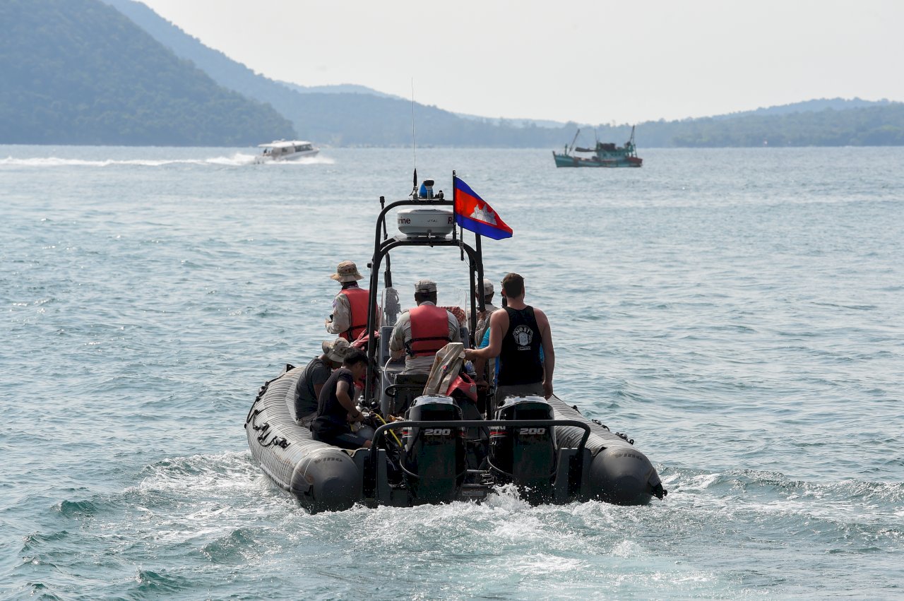 疑似偷渡船柬國西港外翻覆 23名中國乘客失蹤