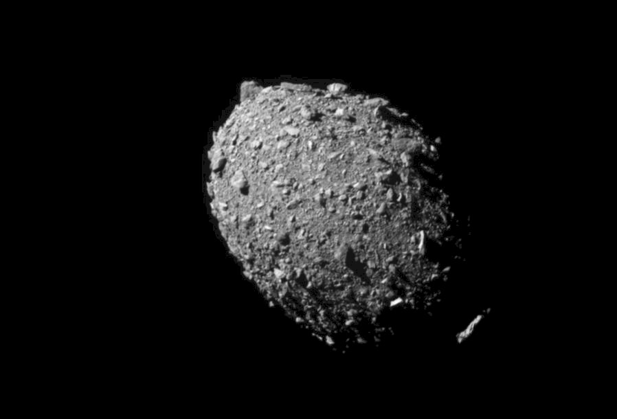 防彗星撞地球 NASA完成首次撞擊小行星測試
