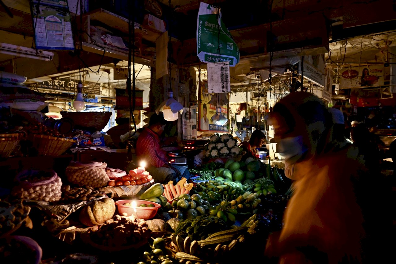 孟加拉電網大故障 1.3億人無電可用