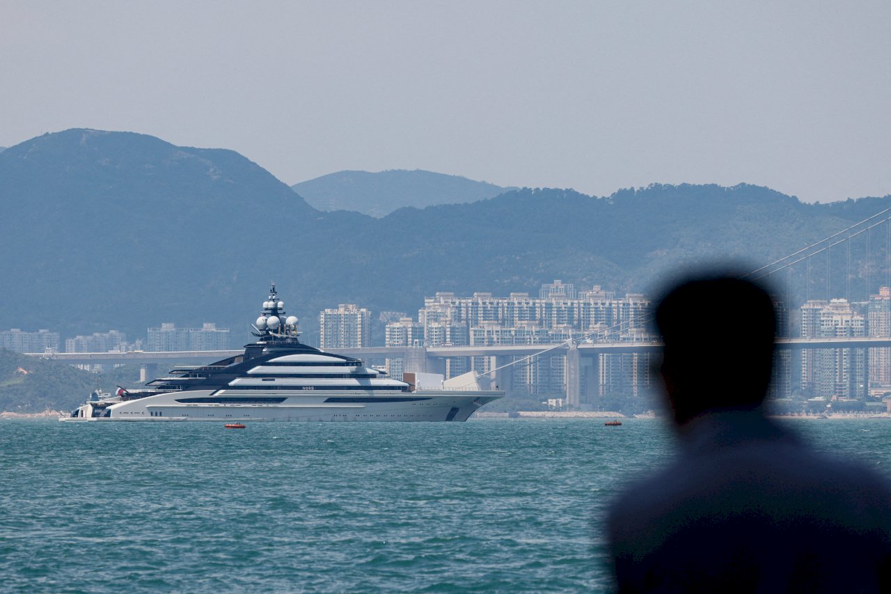 俄富豪遊艇停靠香港 特首李家超不甩歐美制裁