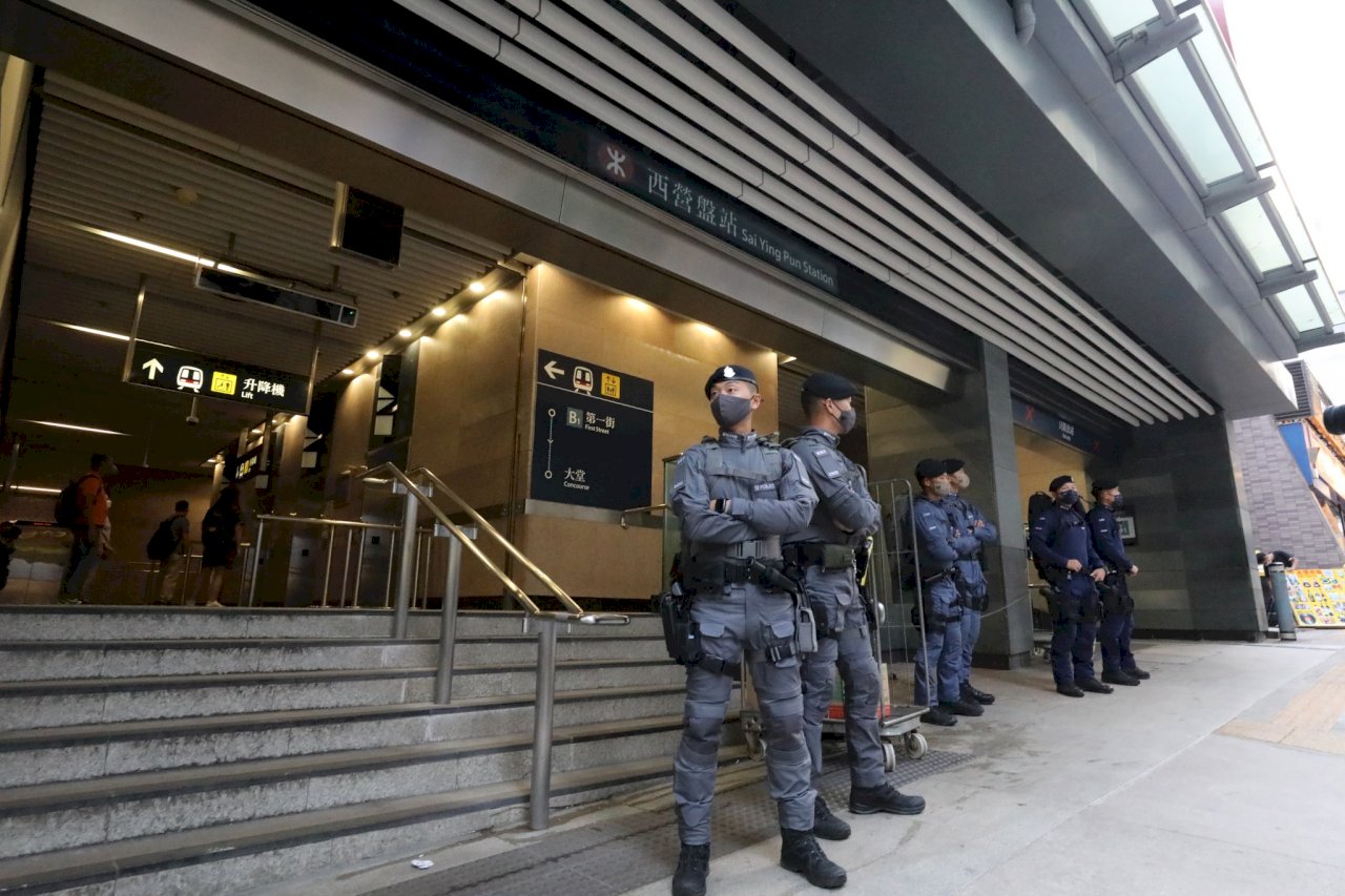 中共20大將於北京登場 港警全港各區加強反恐