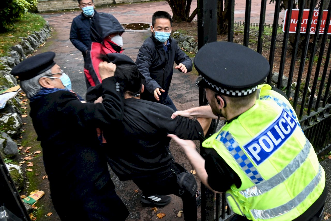 曼徹斯特領事館毆人事件掀波 中國調離6涉案官員