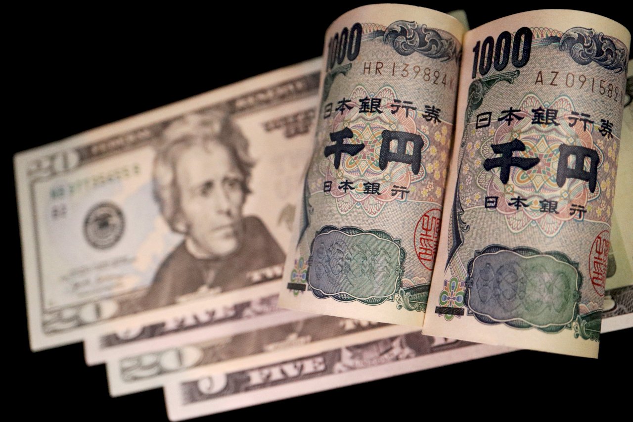 日圓兌美元匯率突破160 1990年以來首見