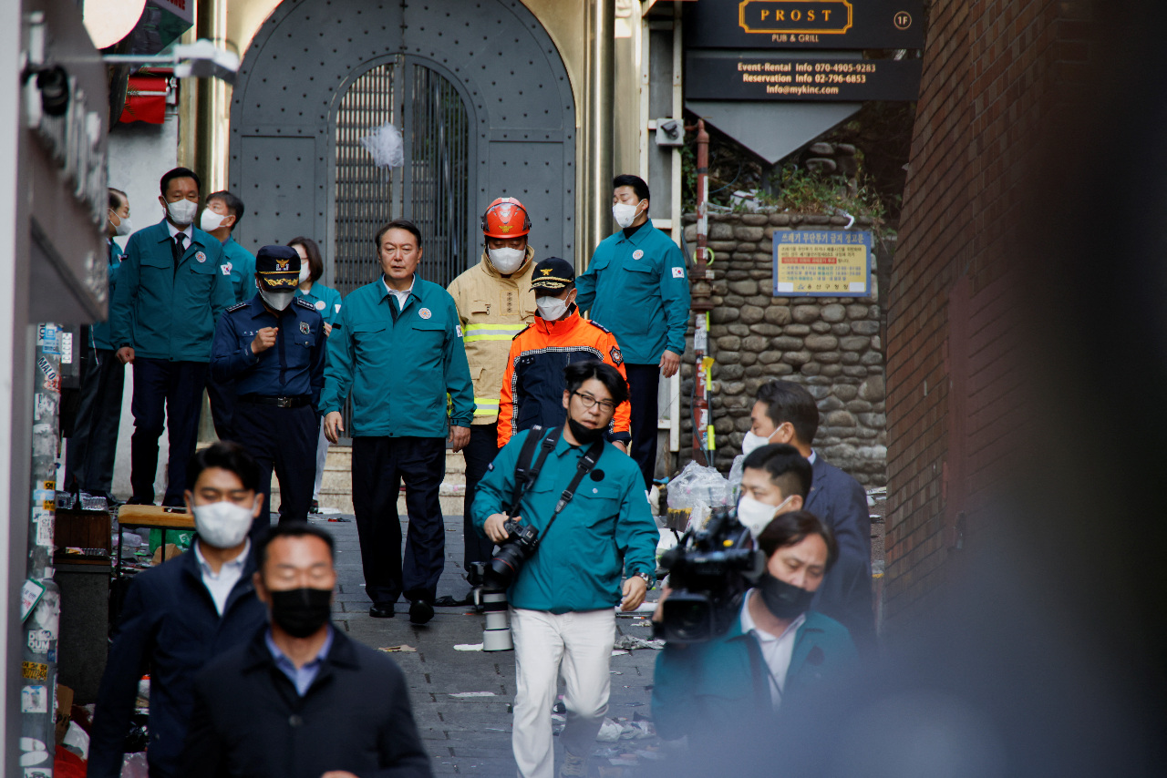 梨泰院踩踏案至少151死 南韓總統宣布全國進入哀悼期