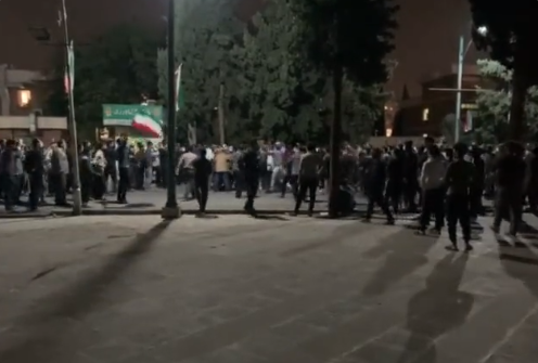 無視革命衛隊警告 伊朗學生持續全國示威