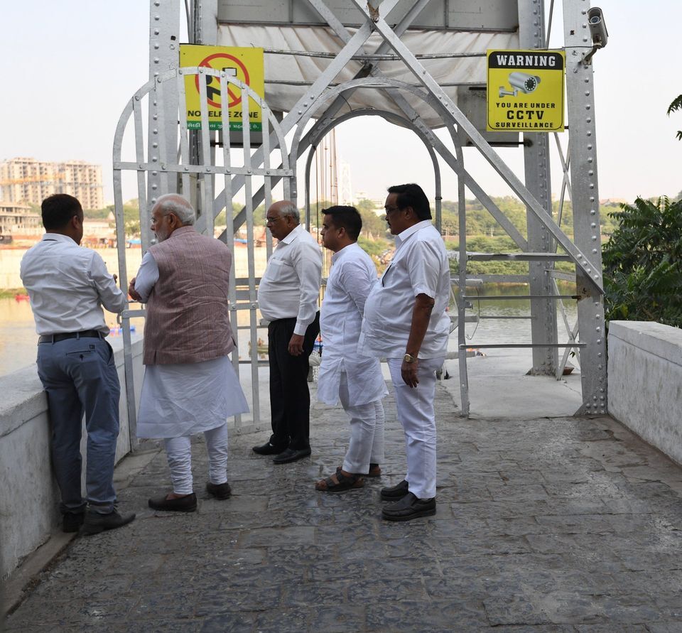 印度斷橋死者增至135人 莫迪要求詳查