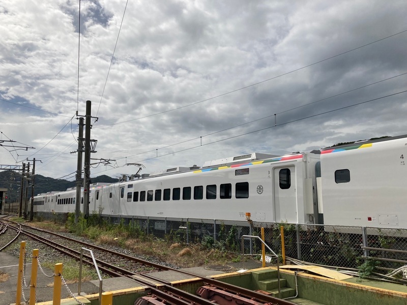 台鐵EMU3000特仕車抵花蓮 2023年春節投入營運