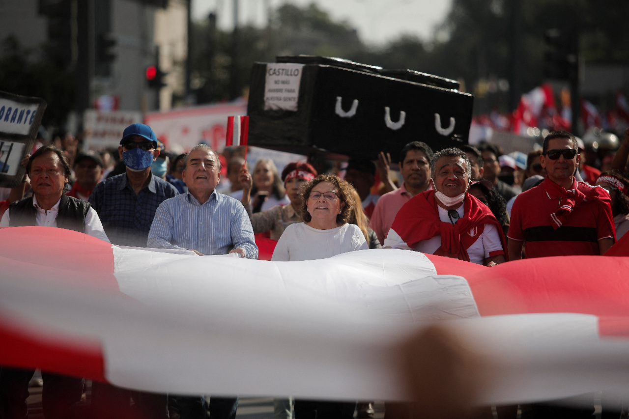 秘魯各地示威 要求涉貪左派總統卡斯蒂約下台