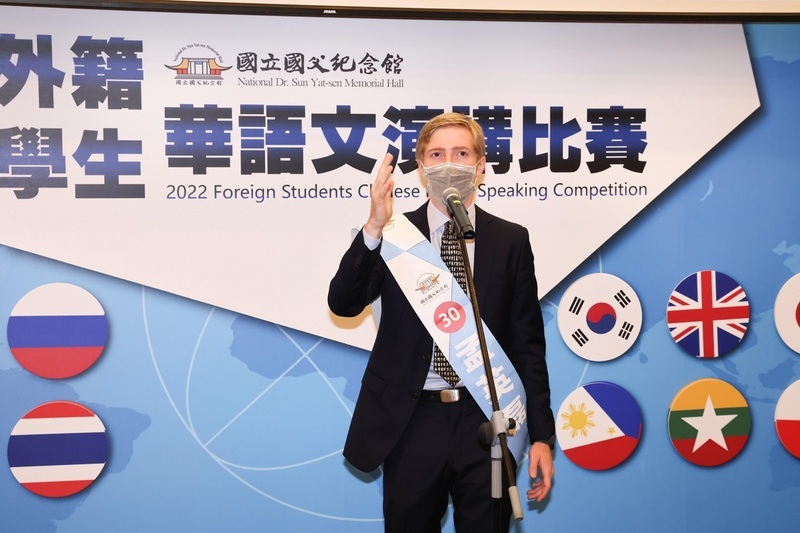 華語文演講比賽 美國學生談台灣宗教奪冠