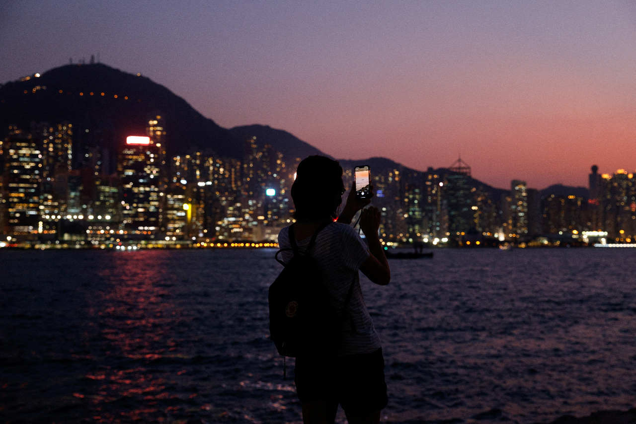 黃偉國：《憂鬱之島》的四代香港人（一）