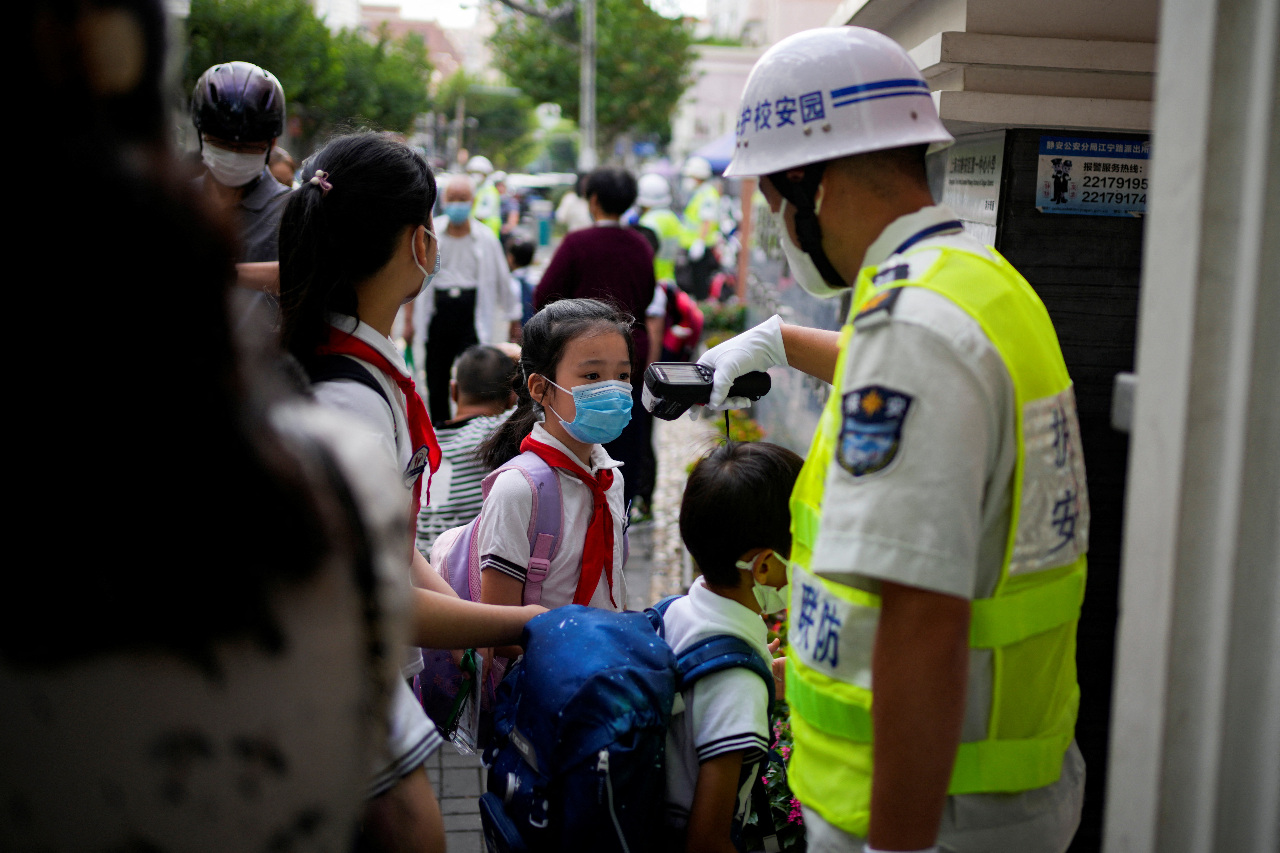 台北-上海：嚴格防疫下的民眾無奈