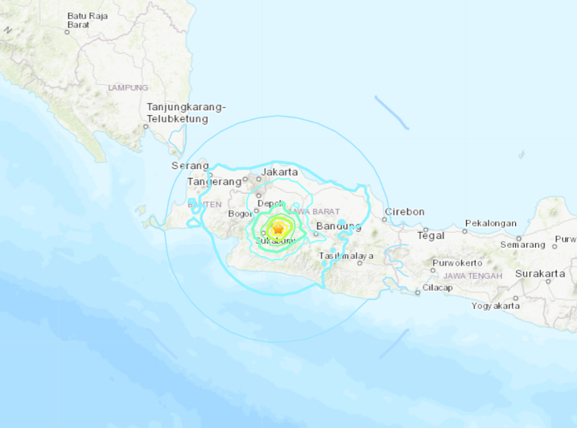 印尼規模5.6淺層地震 已知近20死300傷