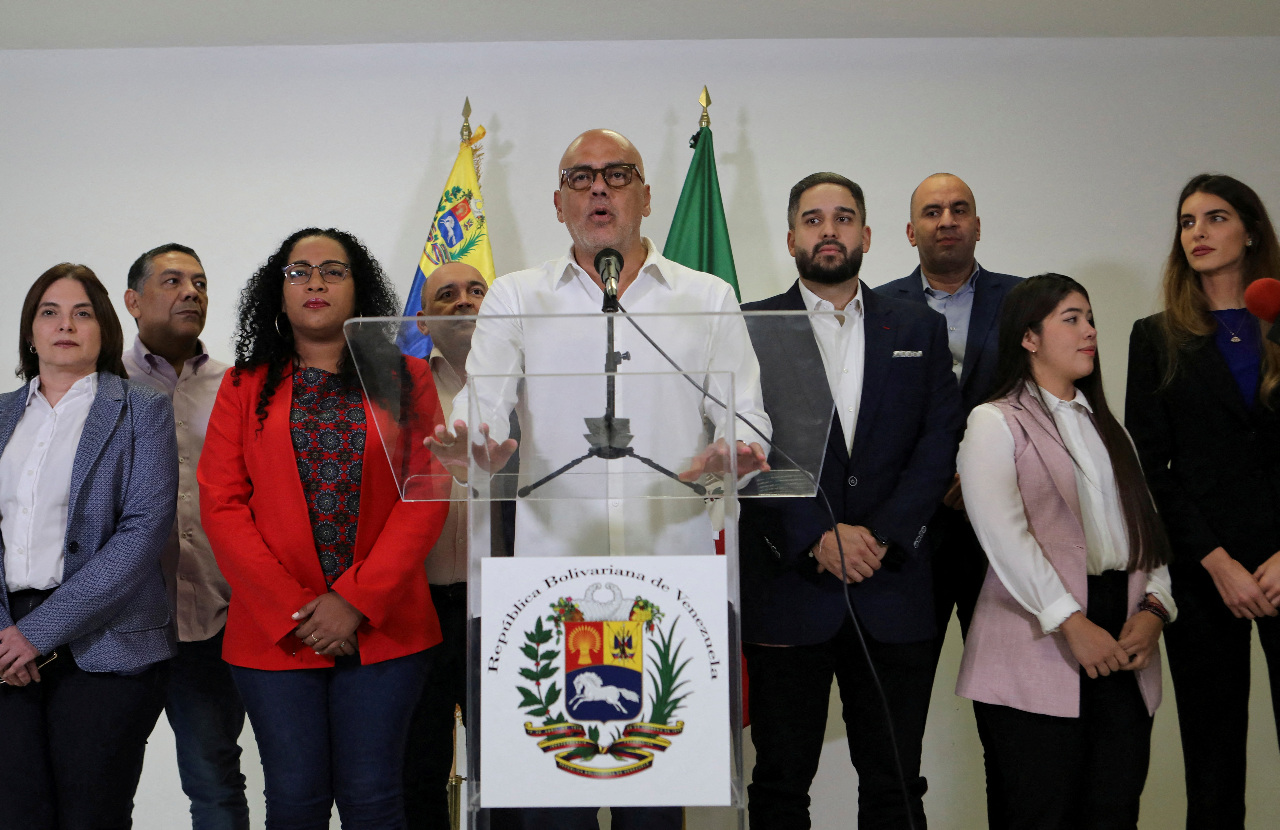 代表團抵墨國 委內瑞拉朝野談判26日登場