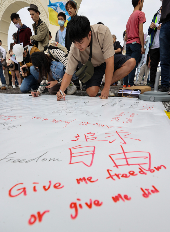 中國白紙運動效應 在台港青期待為香港帶來契機
