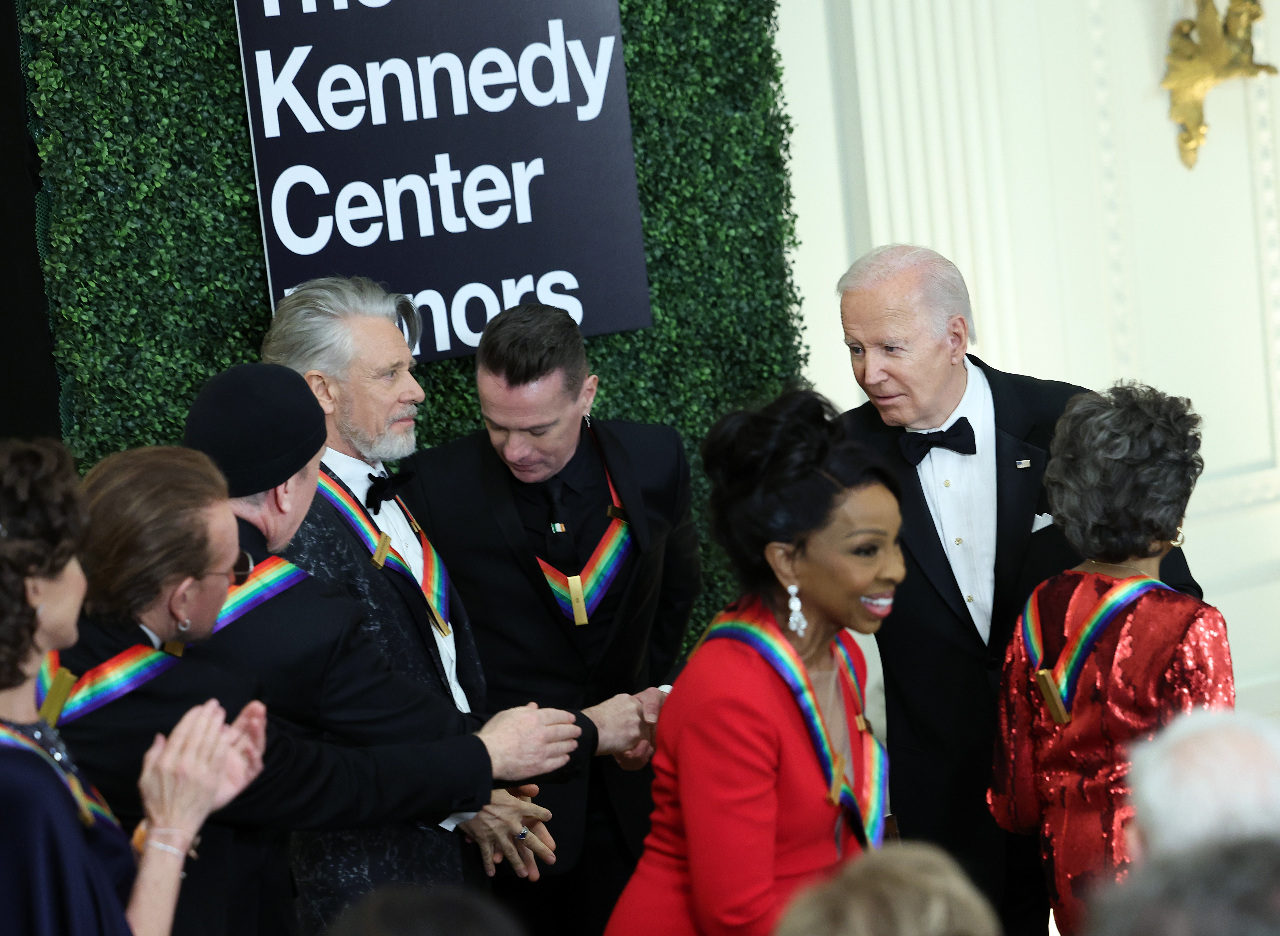 甘迺迪中心榮譽獎頒獎 拜登讚體現美國精神