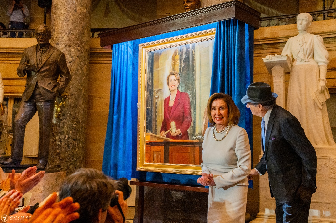 裴洛西畫像揭幕 美眾院至今唯一女議長寫歷史