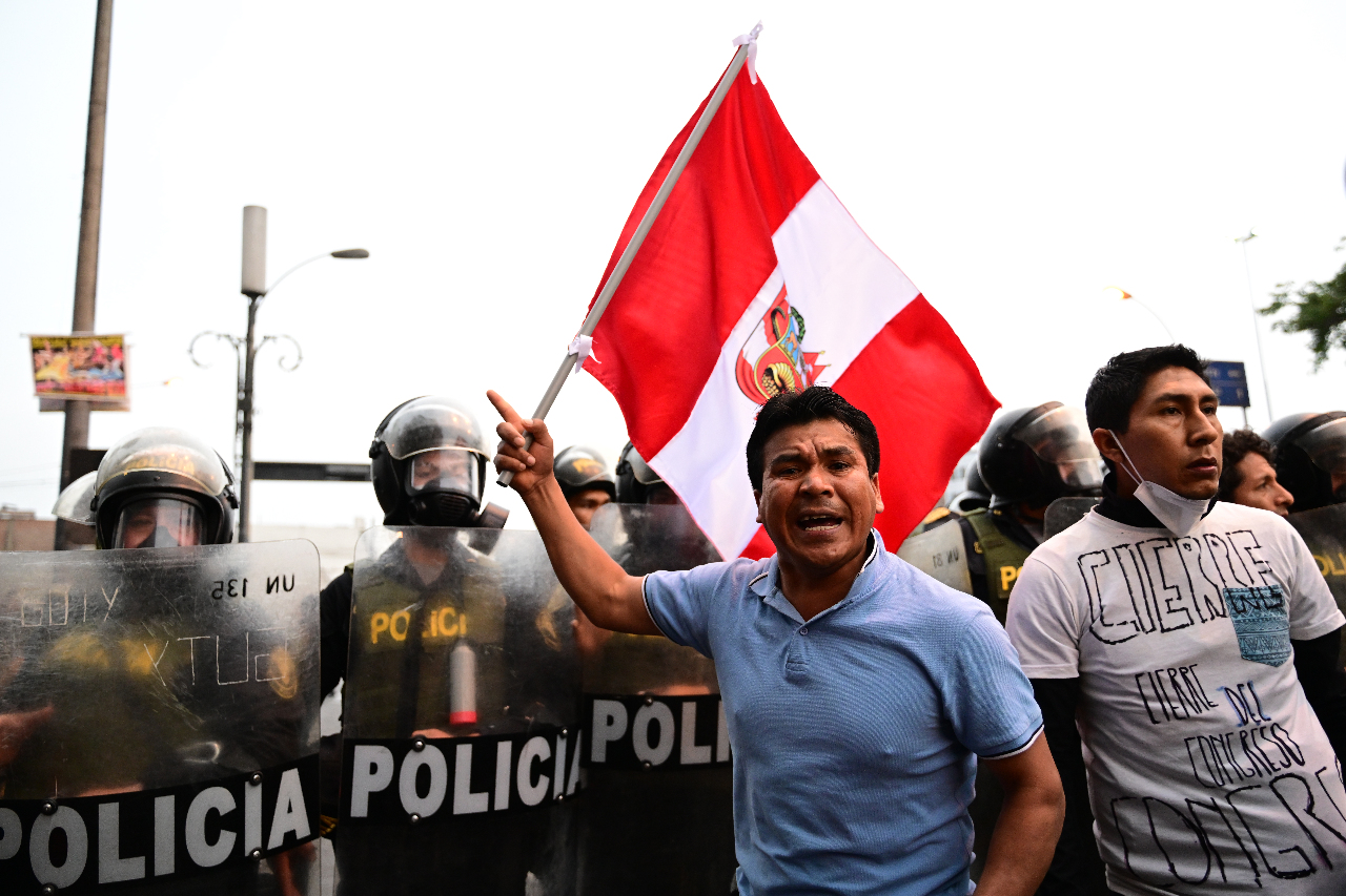 遭罷黜卡斯蒂約延押18個月 秘魯人持續抗議
