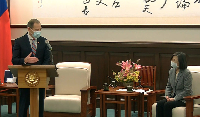曾來台傳教 美眾議員匡希恆秀中文 比較台灣40年來改變