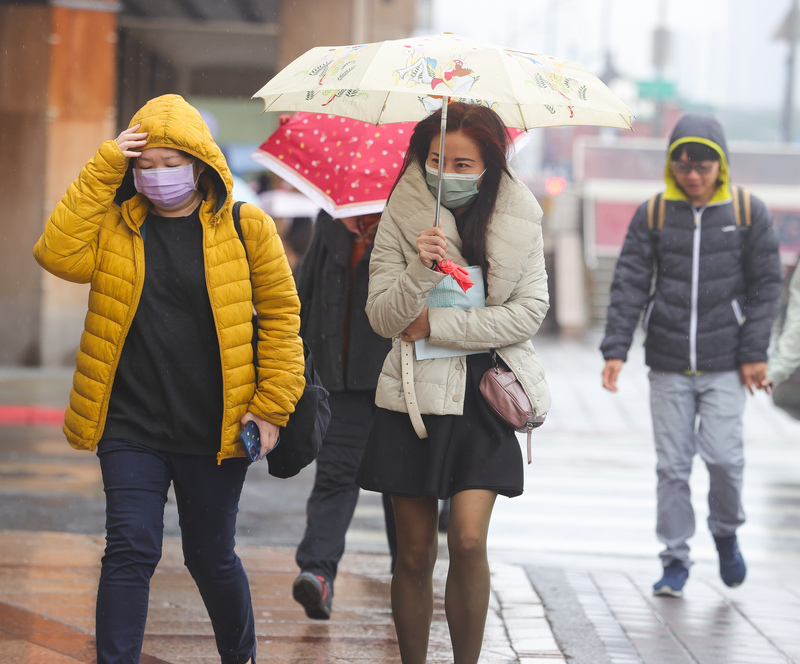 華南雲雨區帶來水氣  北東降雨機率高