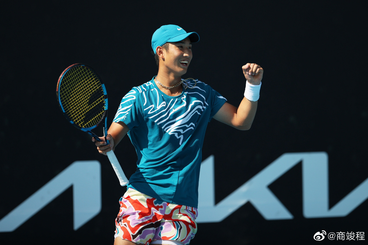 中國男子選手在澳網首勝 17歲商竣程寫歷史