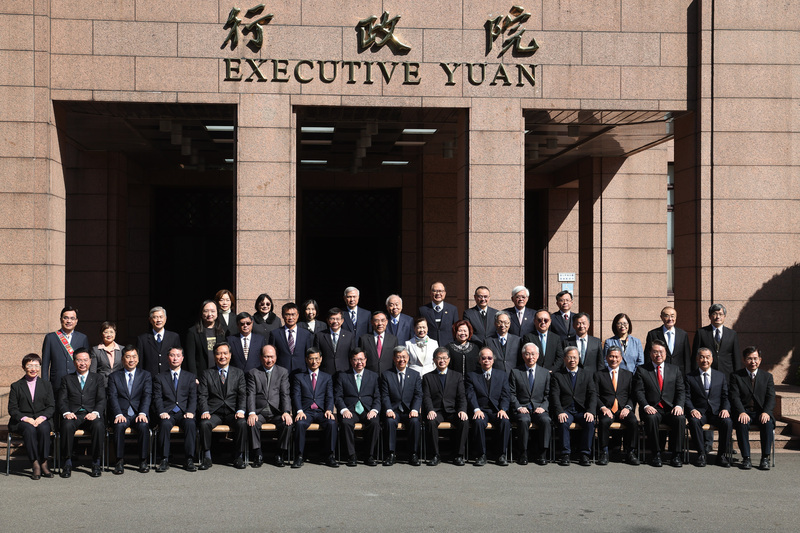 行政院長陳建仁表示 人生最後公職 打造溫暖堅韌台灣  2022民主指數出爐 台灣仍排前10