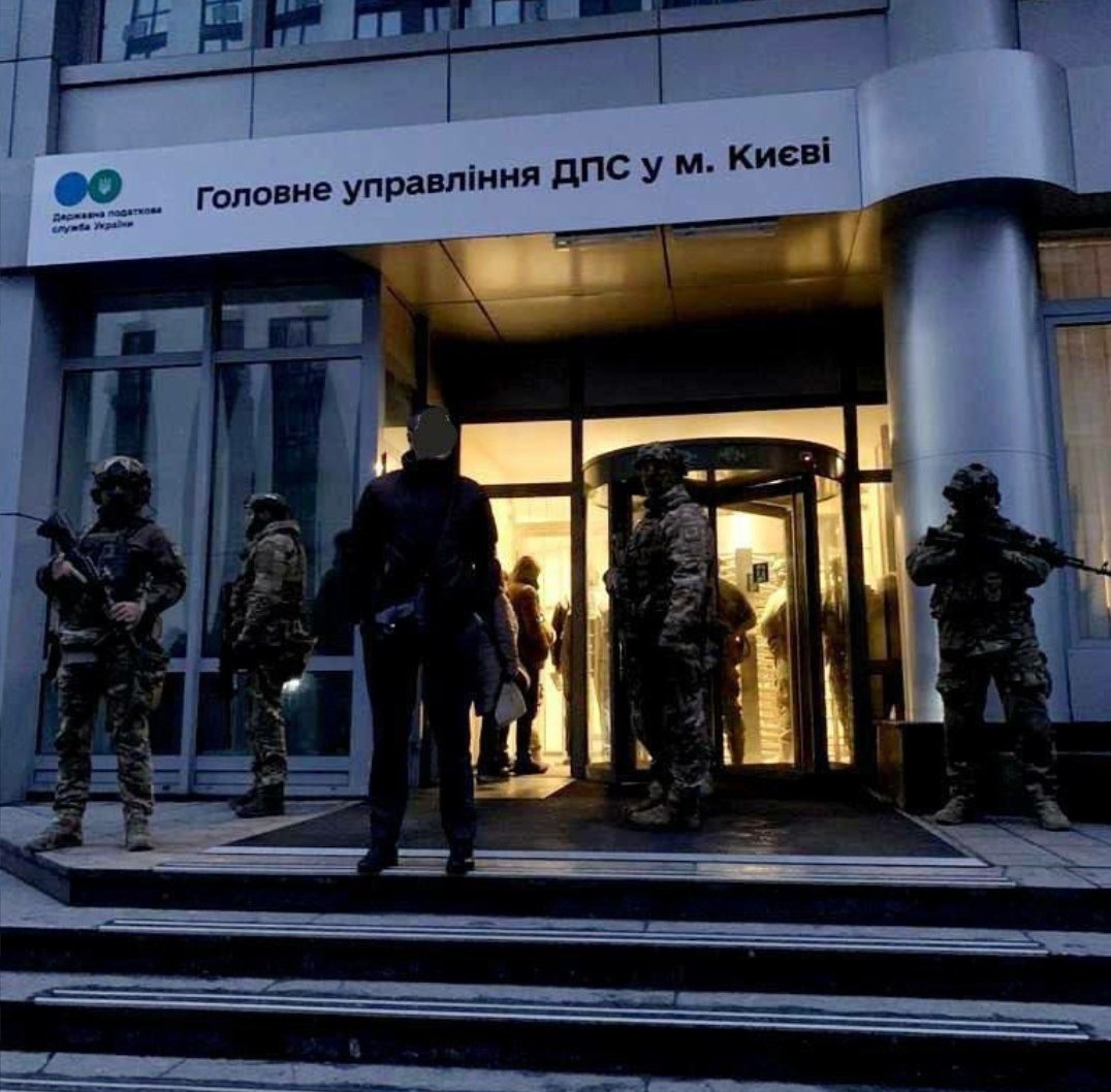 烏克蘭加強反貪 突襲搜查前部長與寡頭住所