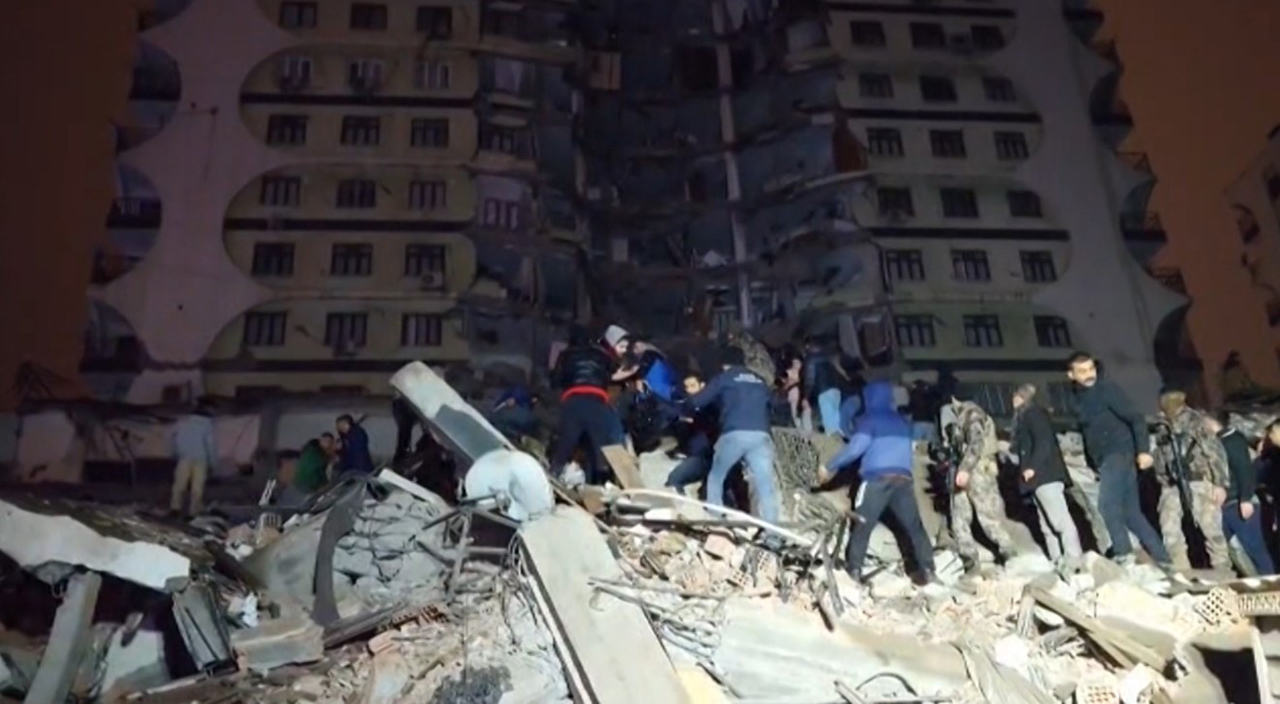土耳其東南部7.8強震 土敘多座城市建築物倒塌