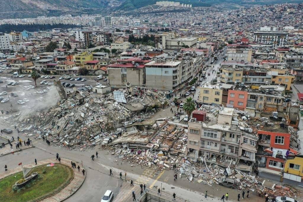 土耳其強震為何破壞慘重？ USGS：建物老舊、地震淺 (影音)