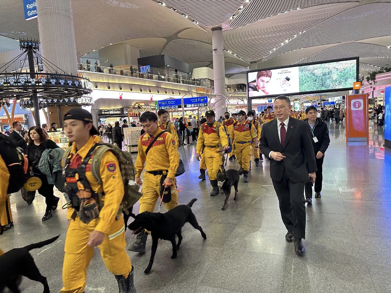 台灣救援隊完成任務離境  CNN土耳其頻道報導