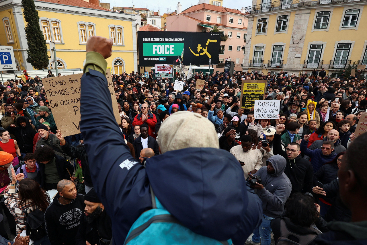通膨加劇 里斯本街頭示威抗議生活危機