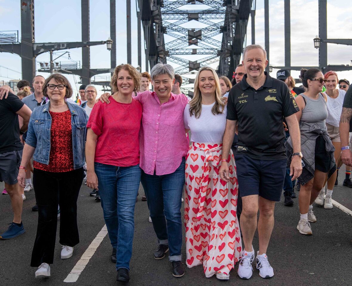 慶世界驕傲節 澳總理領5萬人遊行穿越雪梨大橋