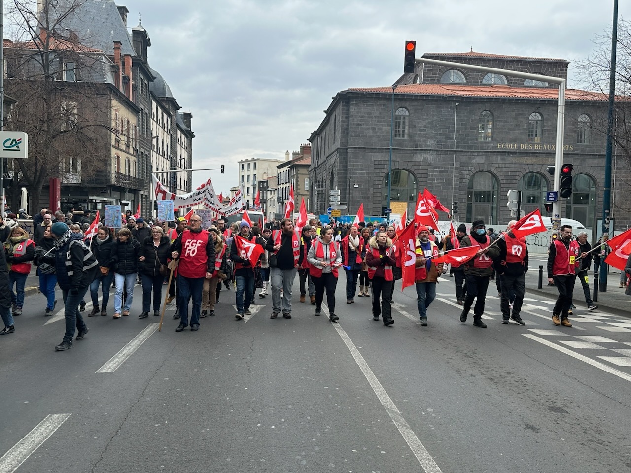 法國工會加強反年改全國大罷工 火車停駛、校園關閉
