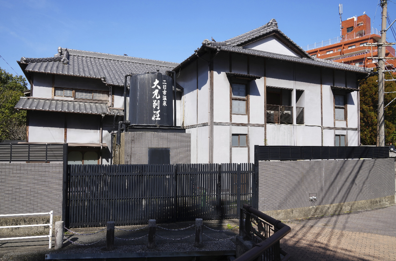 一年只換兩次水！日本百年溫泉旅館遭刑事告發