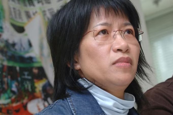 趕盡殺絕！香港前「職工盟」總幹事鄧燕娥遭國安處拘捕
