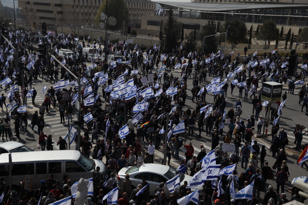 抗議司法改革 以色列數千民眾封鎖街道