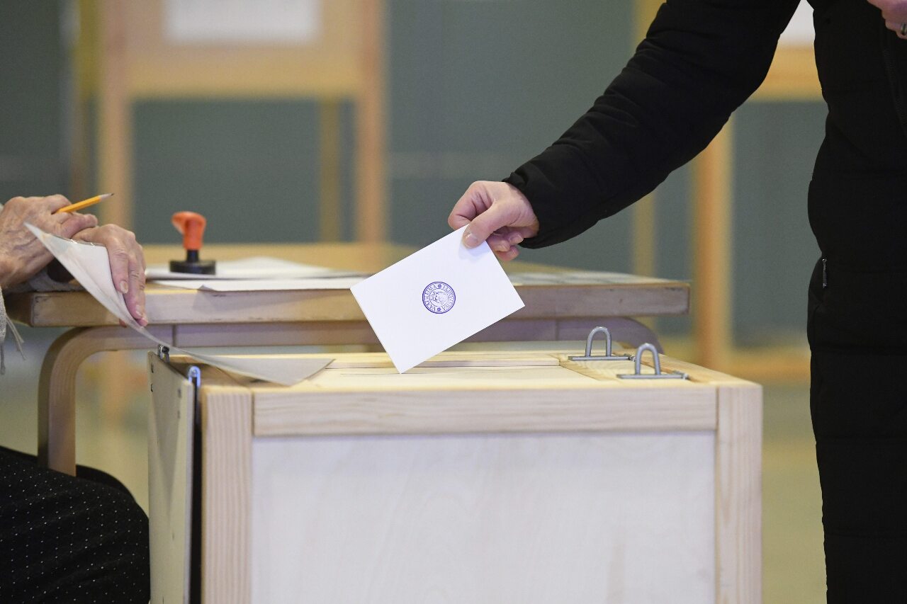 芬蘭舉行國會大選 右翼政黨爭取政權輪替