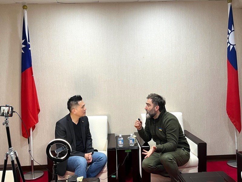 烏媒專訪 陳以信：台灣應避戰謀和與北京對話