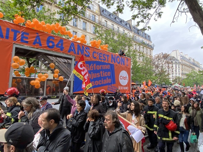 法國五一遊行衝突加劇 民眾反退改控民主危機