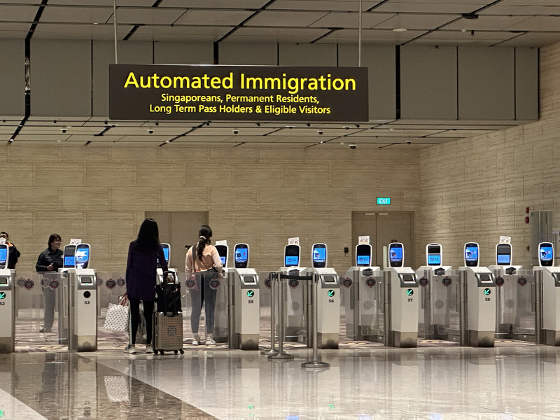 新加坡拚通關升級 旅客出境將無需實體護照
