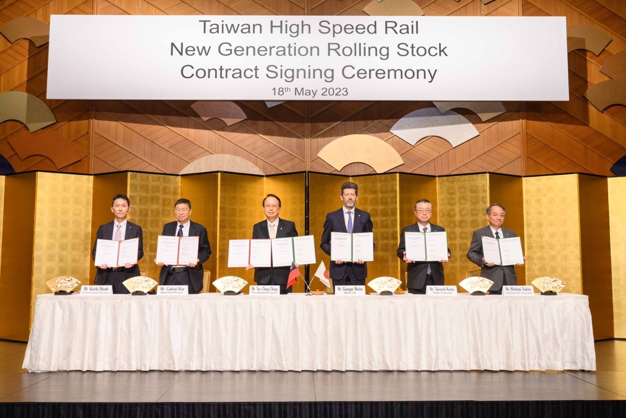 台灣高鐵與日立東芝聯盟 簽新世代列車組採購契約