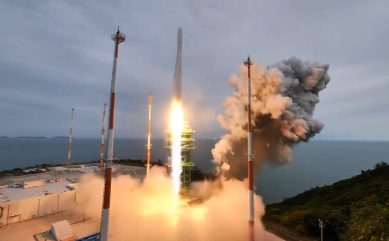 南韓自製運載火箭成功發射 衛星順利送入軌道