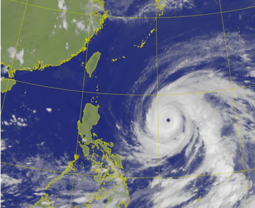 估瑪娃颱風朝琉球海面 發陸警機率很低