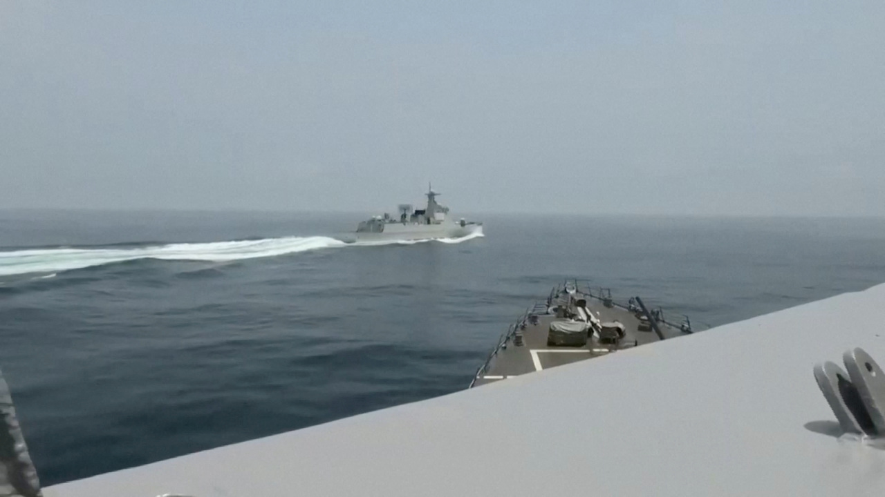 美中船艦險相撞 美國海軍釋出影片