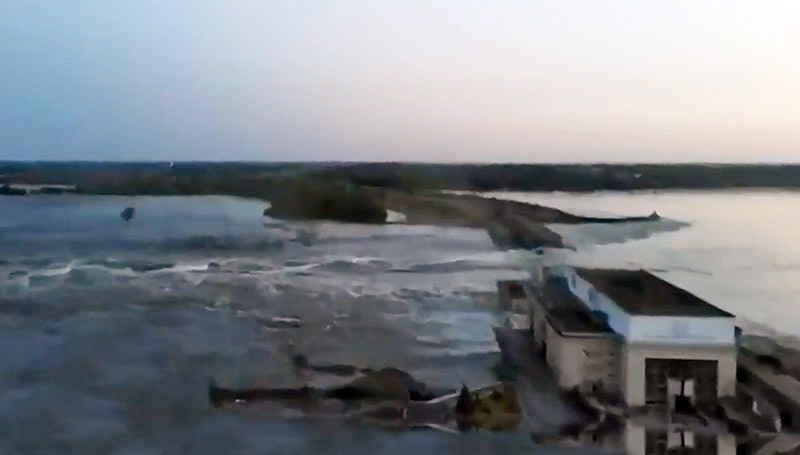 烏克蘭南部水壩遭炸毀 潰堤引發洪水